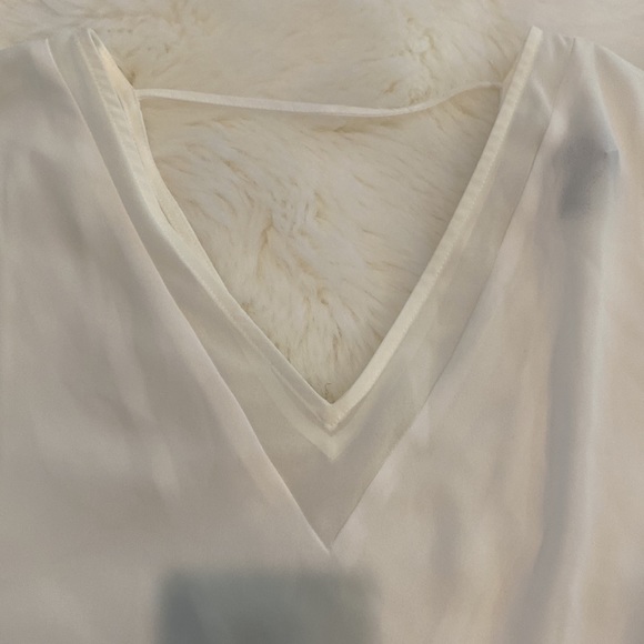 Express v neck - Picture 2 of 2